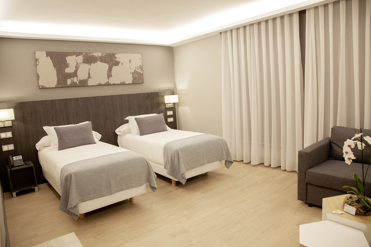 double room, accessible | in-room safe, individually furnished, desk, laptop workspace