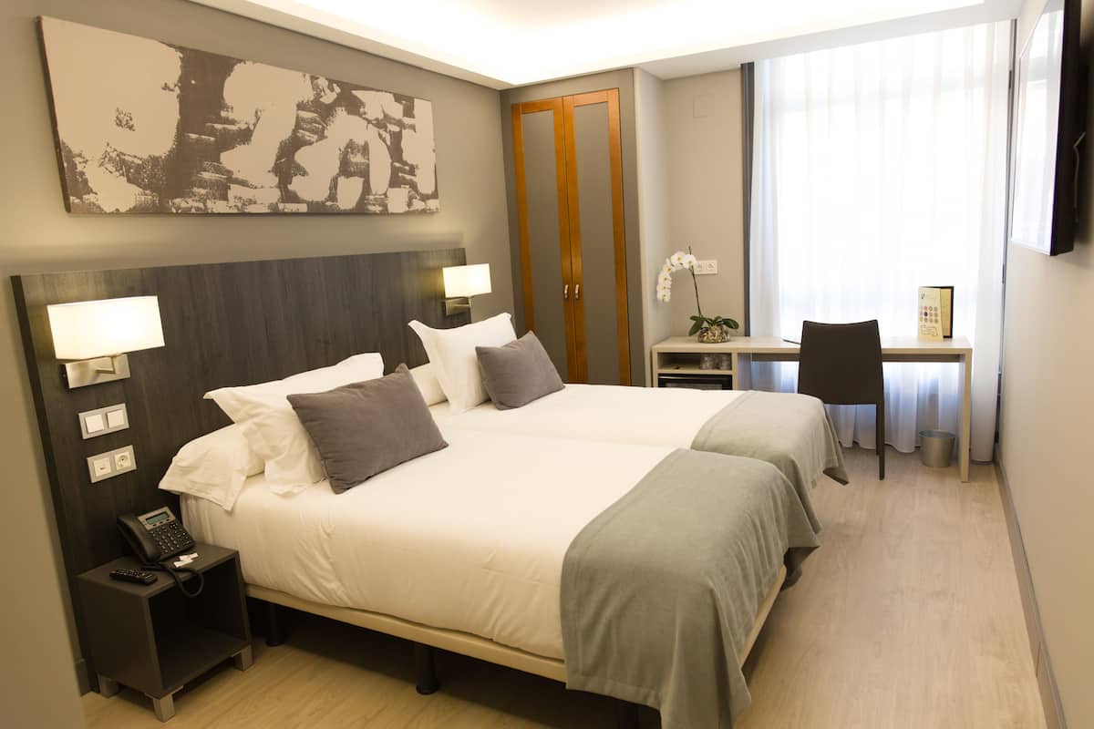 double room | in-room safe, individually furnished, desk, laptop workspace