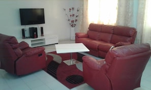 Interior - Stay.plus Ouzin Maristes (Dakar)