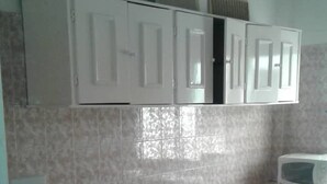 Unclassified image, 4 of 7, button - Stay.plus Ouzin Maristes (Dakar)