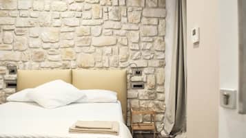 Articles gratuits dans le mini-bar, bureau, chambres insonorisées