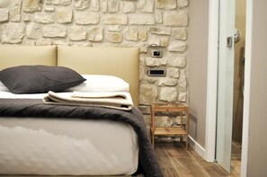 Articles gratuits dans le mini-bar, bureau, chambres insonorisées