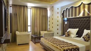 Deluxe Double Room, 1 King Bed, Accessible | In-room safe, individually decorated, individually furnished, desk