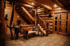 Lobby sitting area - Big Creek Lodge - Working Guest Ranch (Big Creek)