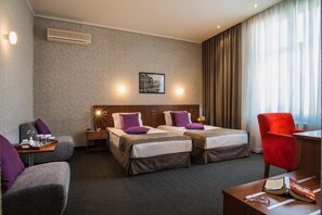 Minibar, in-room safe, desk, iron/ironing board