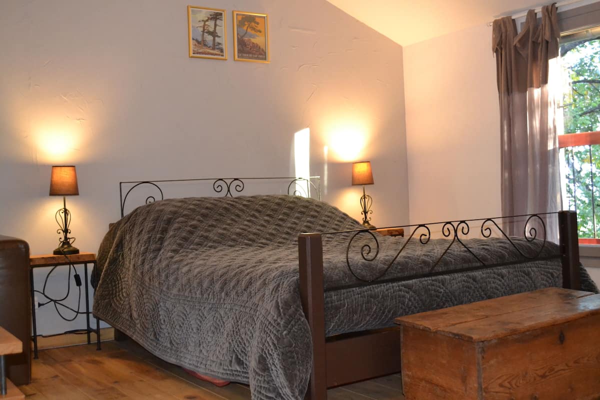 Family Room | Soundproofing, free WiFi, individually decorated, individually furnished