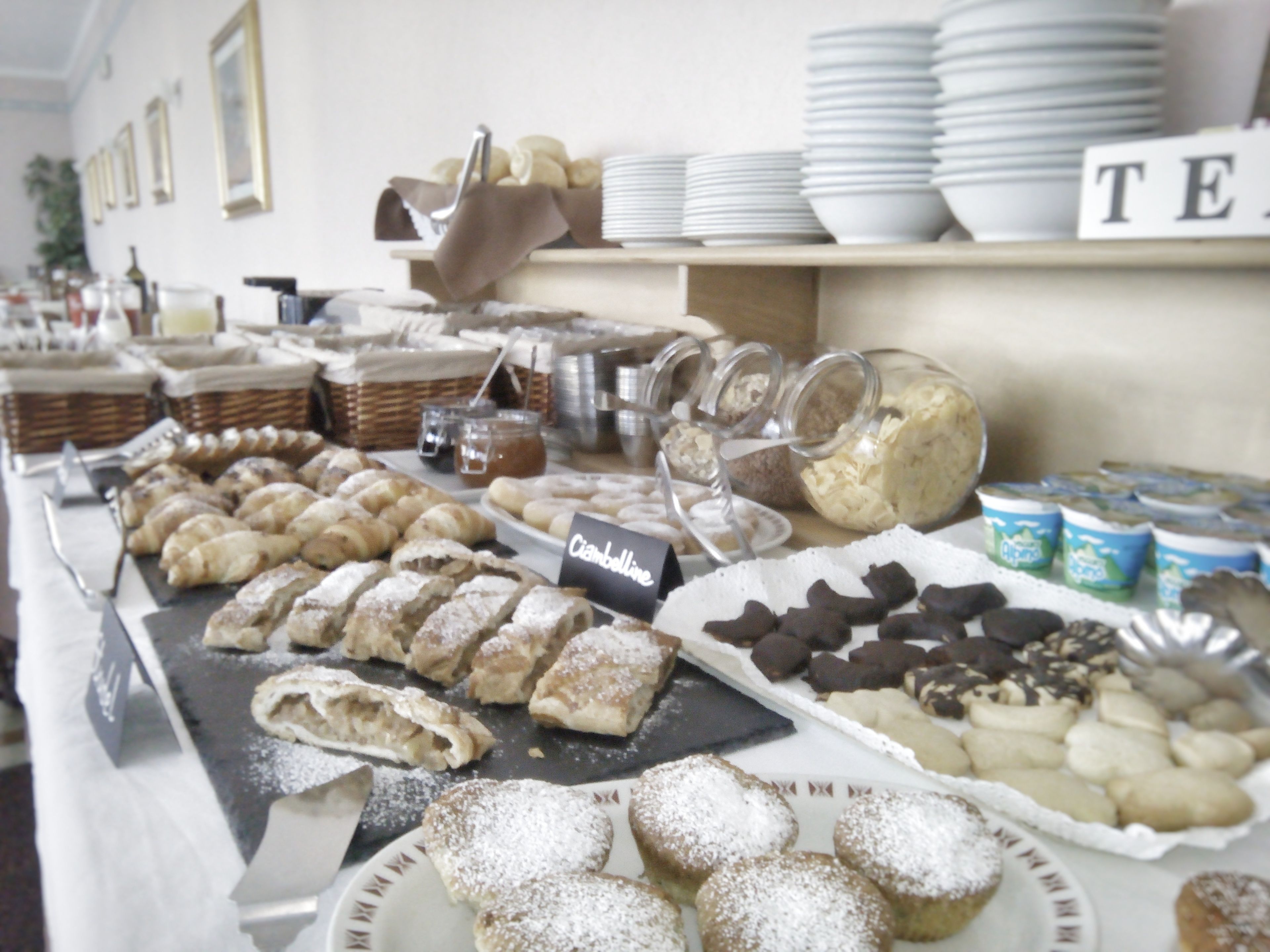 Free daily continental breakfast