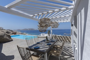 Villa, 5 Bedrooms | Terrace/patio