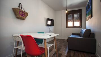 Una televisión de pantalla plana