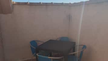Apartamento superior, 1 habitación | Terraza o patio
