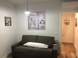 Economy Loft | Living area | Flat-screen TV - Apartamentos El Volante II (Ciempozuelos)