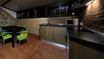 Appartement Familial | Cuisine privée | Grand réfrigérateur, micro-ondes, plaque de cuisson