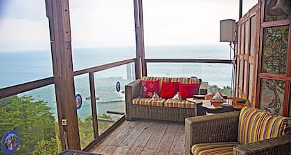 Karang Aji Beach Villa