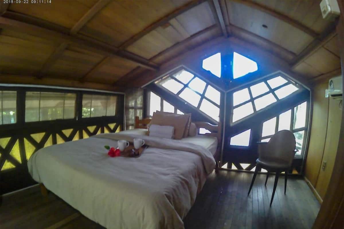 Individually decorated, individually furnished, soundproofing, free WiFi