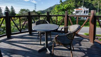 Traditional Double Room, Garden View | Terrace/patio