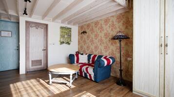 Traditional Double Room, Japanese Futon | Desk, blackout drapes, soundproofing, free cribs/infant beds