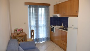 Economy Apartment | Private kitchen - Iliaxtida Studios (Lefkada)