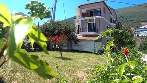Front of property - Iliaxtida Studios (Lefkada)