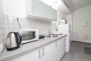 Classic Apartment | Microwave - Diamond Exchange Flats (Ramat Gan)