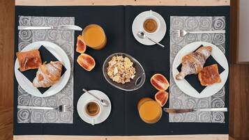 Colazione continentale inclusa, servita tutte le mattine