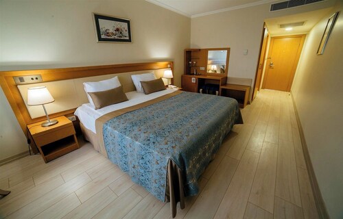 Patalya Lakeside Resort Hotel Golbasi