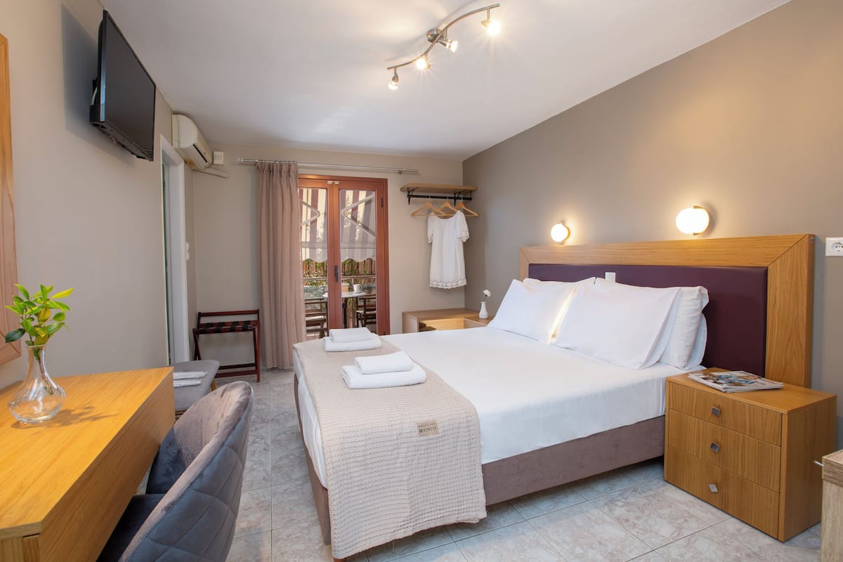 Economy Double Room - Garden View | 2 slaapkamers, een kluis op de kamer, een bureau, gratis wifi