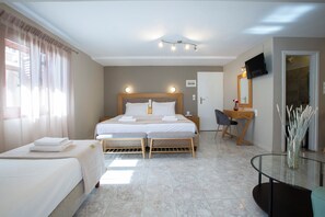Quadruple Room - Garden View | 2 dormitorios, caja fuerte, escritorio y wifi gratis