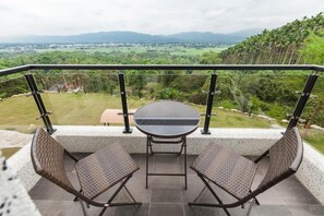 Balcony - Sunrise Forest (Fenglin)