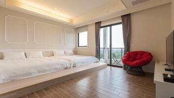 Værelse til 4 personer | Skrivebord, mørklægningsgardiner, gratis Wi-Fi, sengetøj