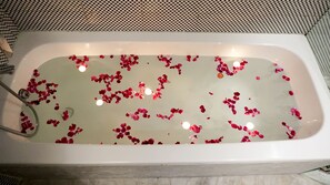 Suite | Bathroom