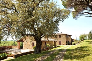 Apartment, 2 Bedrooms | Garden