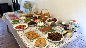 Petit déjeuner continental servi tous les jours en supplément