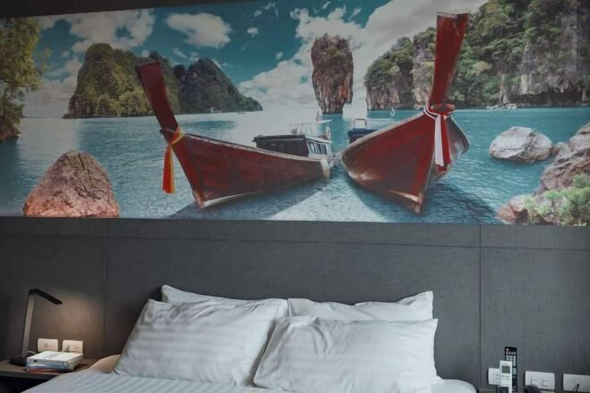 Premium bedding, minibar, in-room safe, individually furnished
