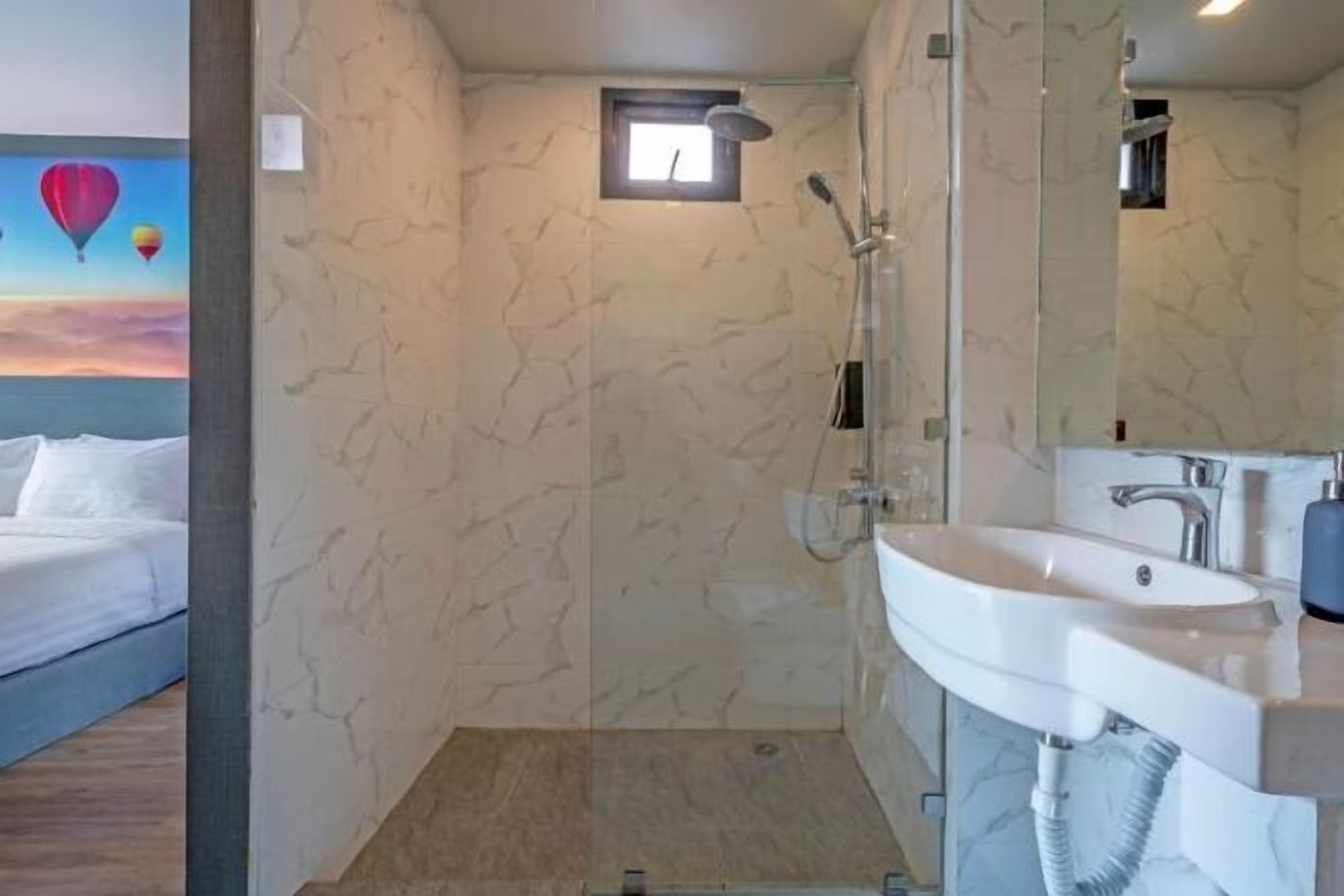 ห้องน้ำ | ฝักบัว, ของใช้ในห้องน้ำฟรี, ไดร์เป่าผม, โถสุขภัณฑ์แบบบิเดท์