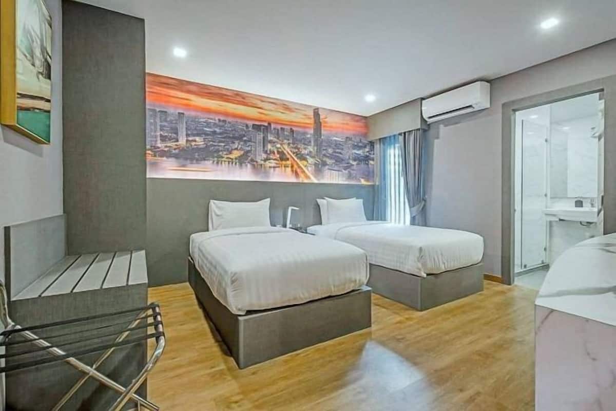 Premium bedding, minibar, in-room safe, individually furnished