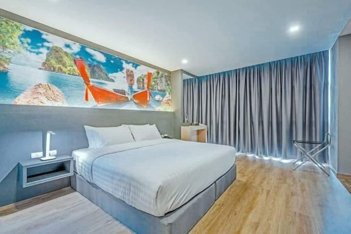 Premium bedding, minibar, in-room safe, individually furnished
