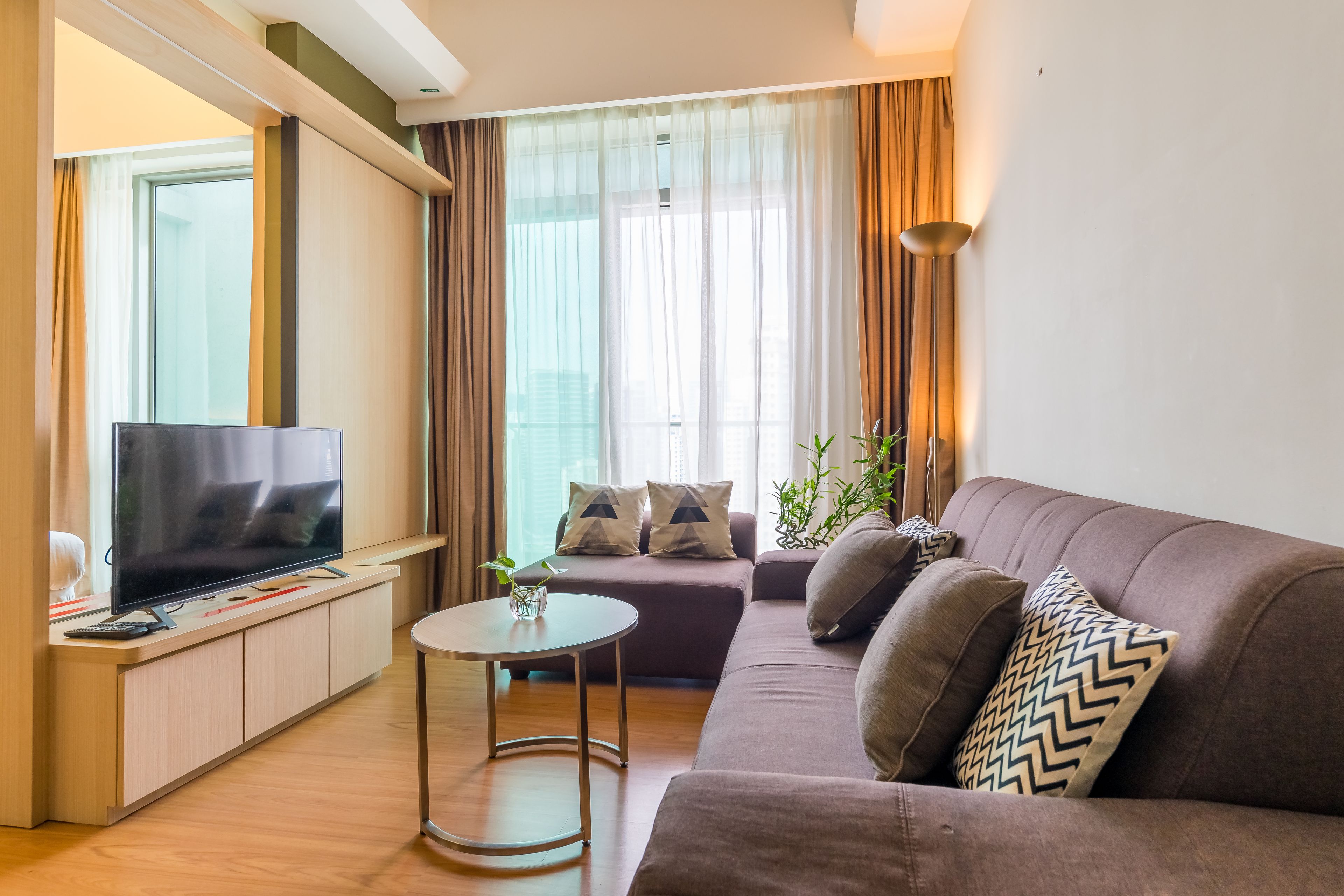 32-inch LED TV with cable channels, TV