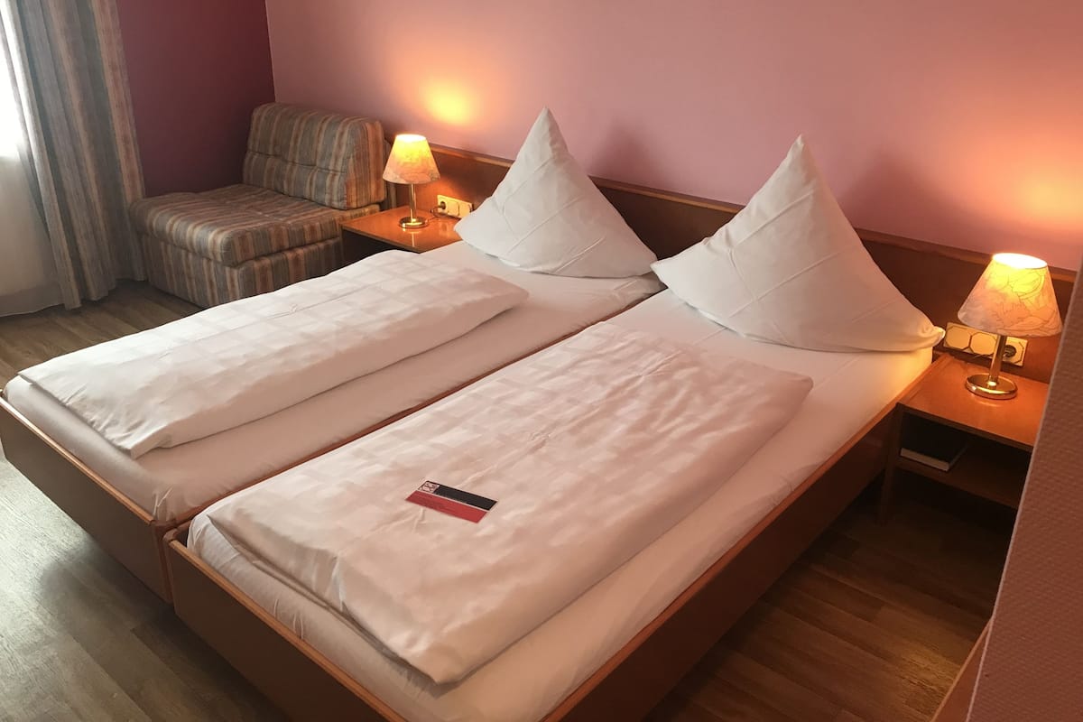 Standard-Doppel- oder -Zweibettzimmer