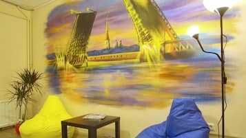 Coin salon dans le hall