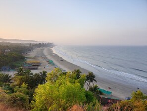En la playa, arena blanca