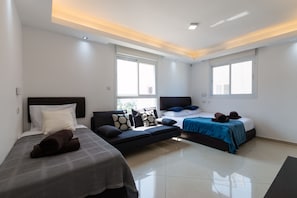 Luxury Apartment, Multiple Beds, Non Smoking | Iron/ironing board, cots/infant beds, free WiFi, bed sheets - Apartment with Sauna, Hot Tub & Parking (Tel Aviv)
