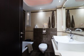 Luxury Apartment, Multiple Beds, Non Smoking | Bathroom | Separate tub and shower, deep soaking tub, free toiletries, towels - Apartment with Sauna, Hot Tub & Parking (Tel Aviv)