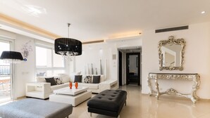 Luxury-Apartment, Mehrere Betten, Nichtraucher | Wohnzimmer