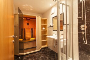 Apartment (1) (incl. cleaning fee EUR 120) | Bathroom - Alpenapart Ladis (Ladis)