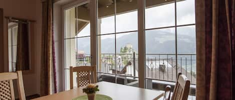 Apartment (Morgensonne incl.cleaning fee EUR 100) | Living area | Netflix, heated floors, streaming services