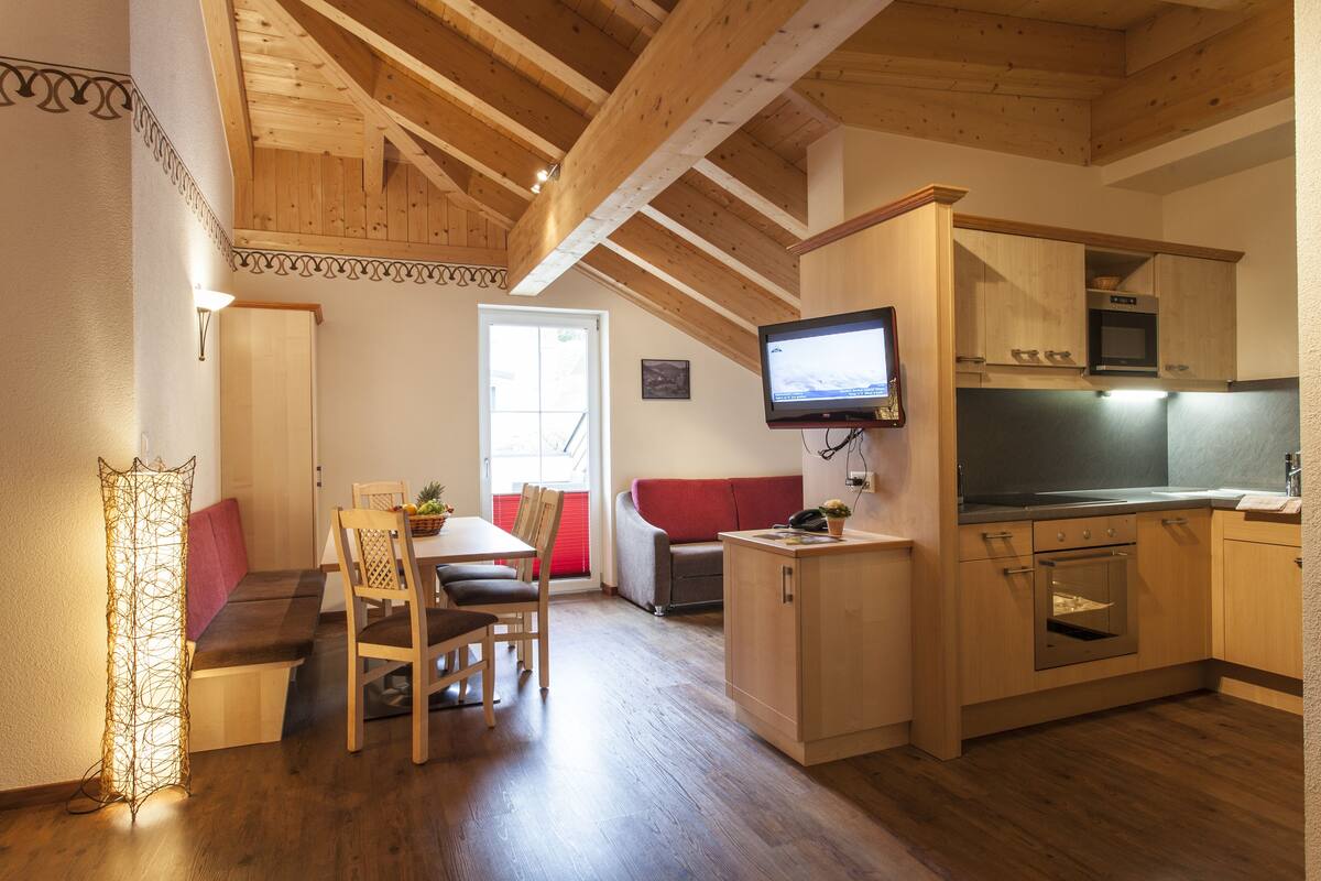 Apartment (Abendsonne incl. cleaning fee EUR 120) | Living area | Netflix, heated floors, streaming services
