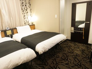 Down duvets, desk, blackout curtains, free WiFi - APA Hotel Hachinohe Chuo (Hachinohe)