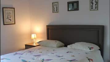 Deluxe Double Room (Zip & Link) | Individually decorated, individually furnished, blackout curtains