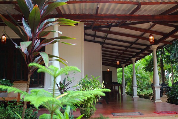 Front of property - Sigiriya Lahiru Homestay (Sigiriya)