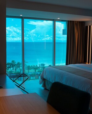 迷你吧、書桌、筆電工作空間、熨斗/熨衣板